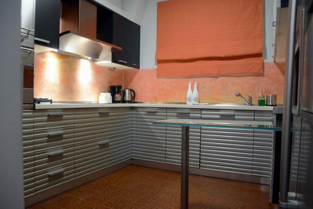 Modern & Classy Central Apartment Афіни Екстер'єр фото