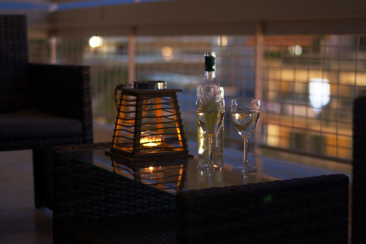 Modern & Classy Central Apartment Афіни Екстер'єр фото